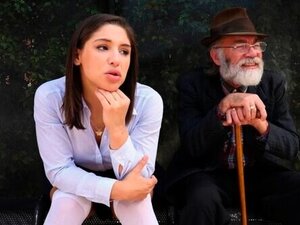 Aktiot pornografi publik yang sensual dengan gadis sekolah yang jalang Abella Danger